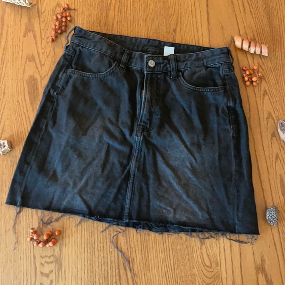 Forever 21 black denim skirt